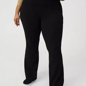 Torrid Full-Length Pocket Flare Legging In Black-NWOT- Size 1x